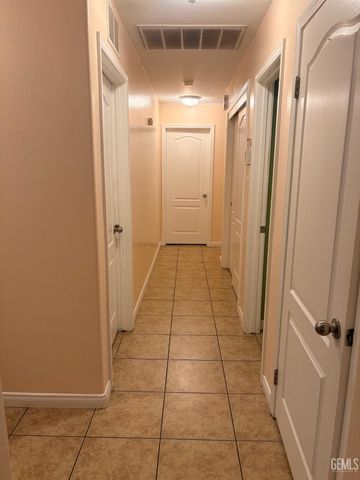 6712 Tameside Avenue, Bakersfield, CA 93307