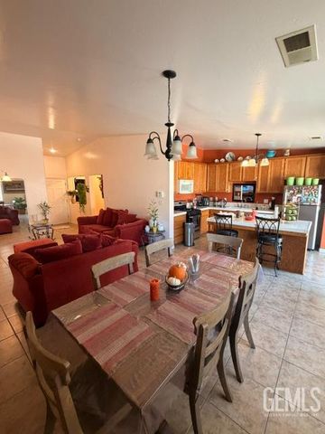 6712 Tameside Avenue, Bakersfield, CA 93307