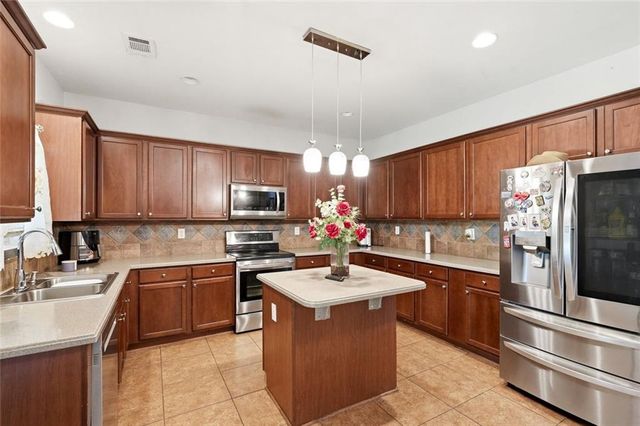 1709 Maybell Trail SW, Lawrenceville, GA 30044