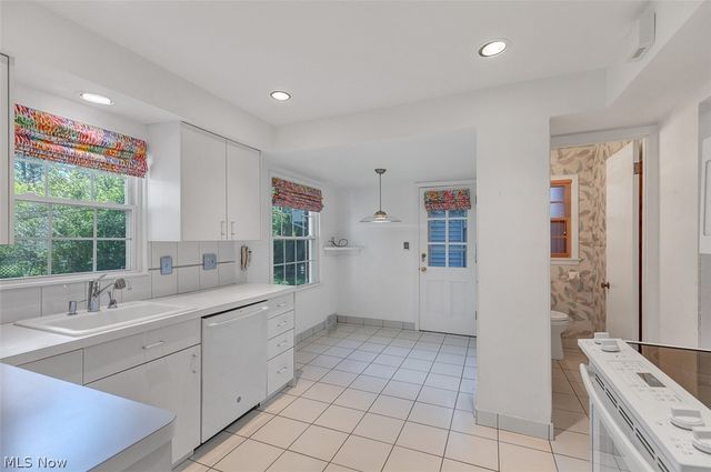 23410 E Baintree Road, Beachwood, OH 44122