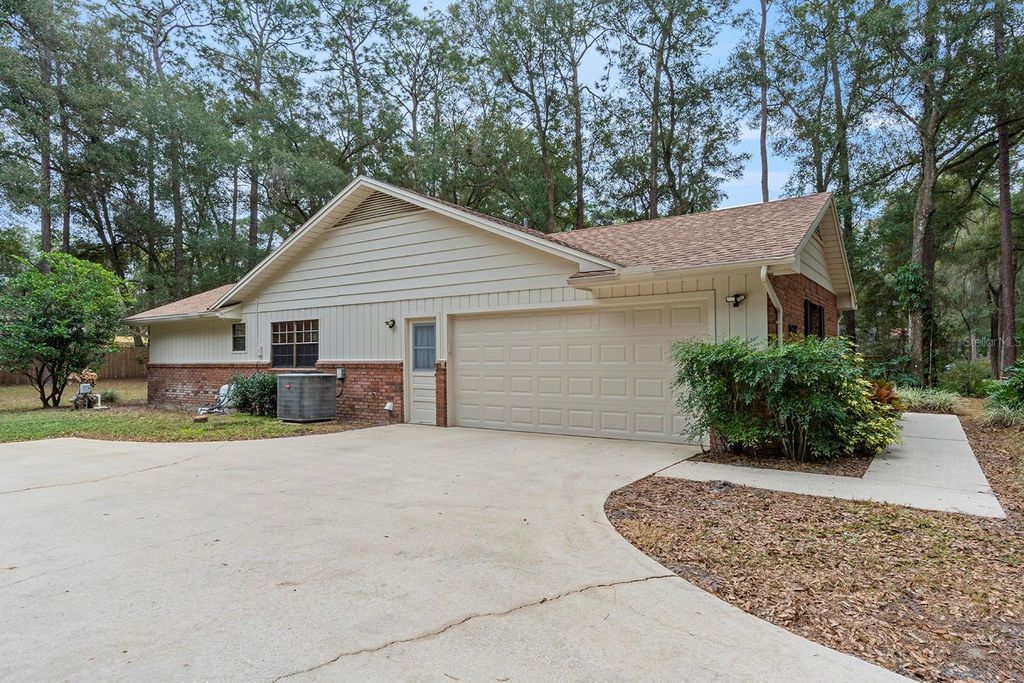 Image 33 of property listing at 1637 RED MANGROVE DRIVE, Deland, FL 32724