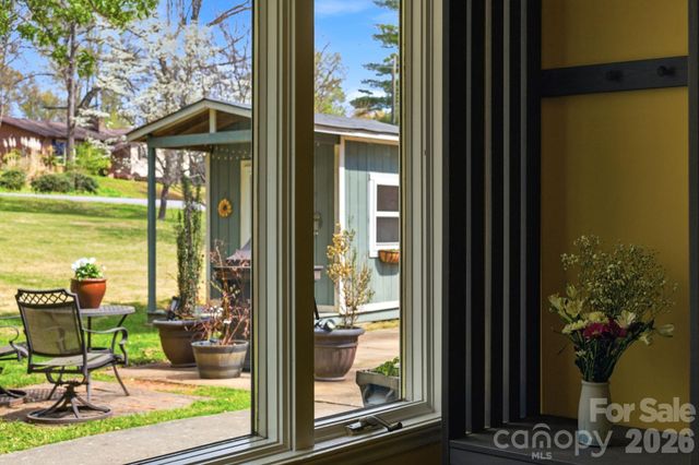 120 42nd Avenue Circle NE, Hickory, NC 28601