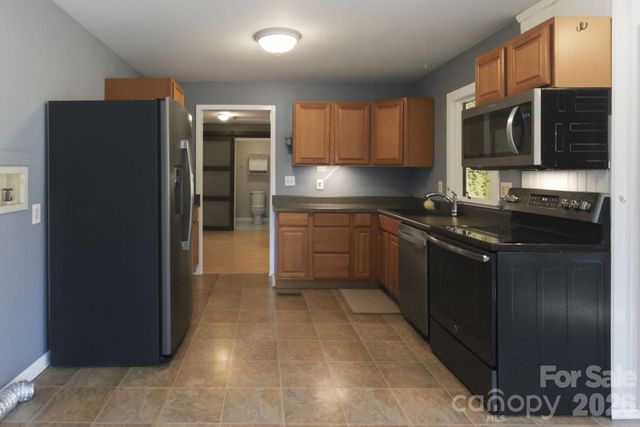 120 42nd Avenue Circle NE, Hickory, NC 28601