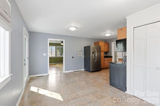 120 42nd Avenue Circle NE, Hickory, NC 28601
