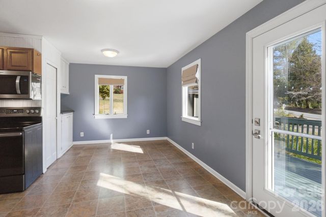 120 42nd Avenue Circle NE, Hickory, NC 28601