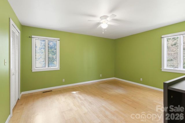 120 42nd Avenue Circle NE, Hickory, NC 28601