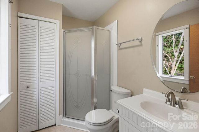 120 42nd Avenue Circle NE, Hickory, NC 28601