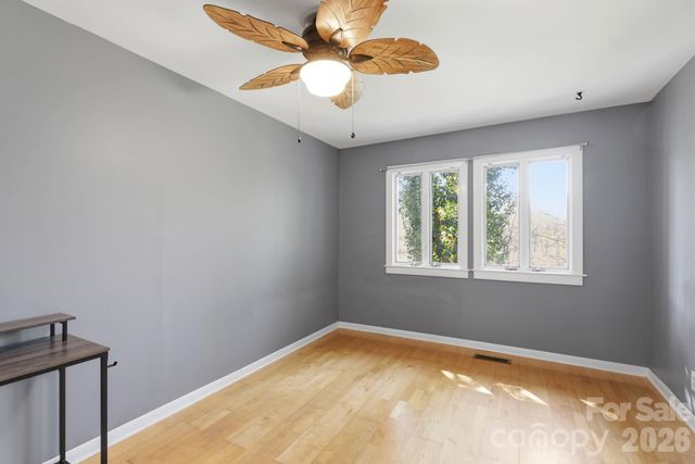 120 42nd Avenue Circle NE, Hickory, NC 28601