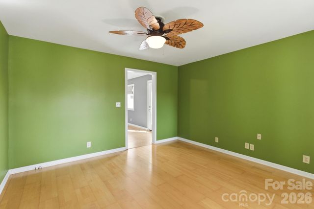 120 42nd Avenue Circle NE, Hickory, NC 28601