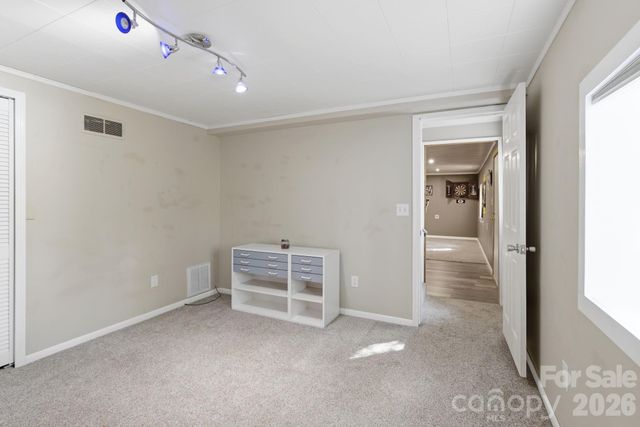 120 42nd Avenue Circle NE, Hickory, NC 28601