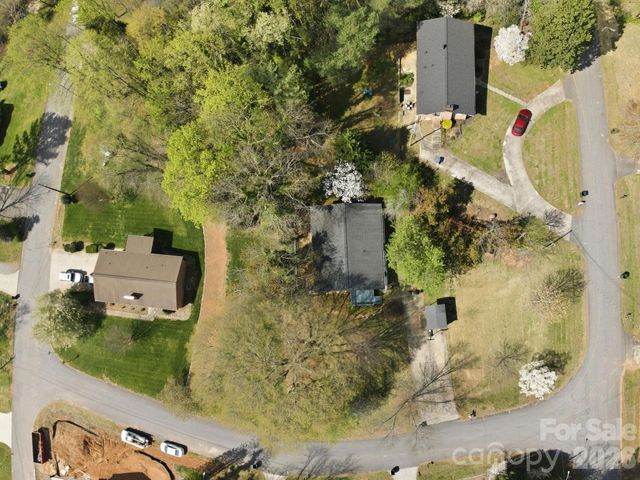 120 42nd Avenue Circle NE, Hickory, NC 28601