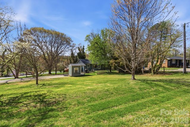 120 42nd Avenue Circle NE, Hickory, NC 28601