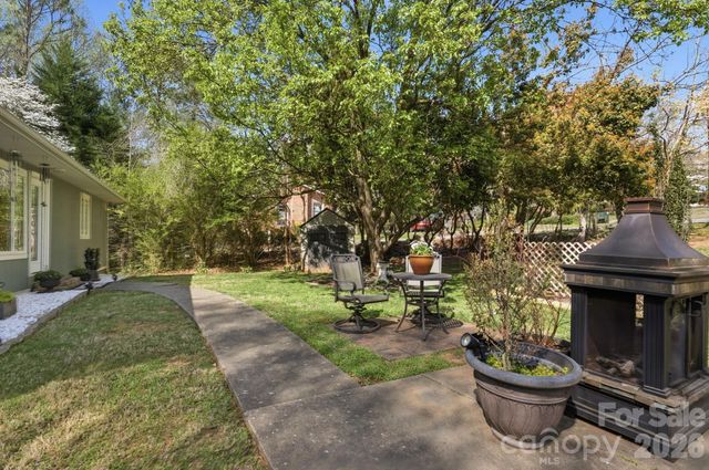 120 42nd Avenue Circle NE, Hickory, NC 28601