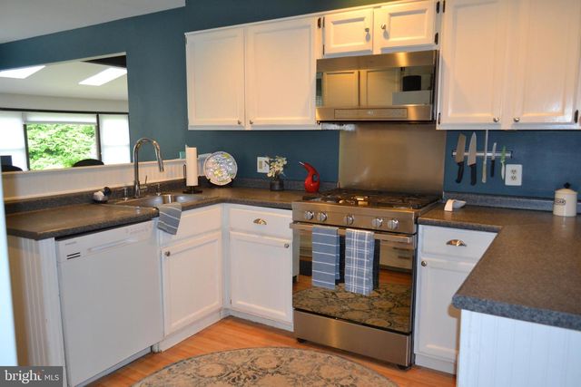 216 COUNTY CLAIRE LN, Aston, PA 19014