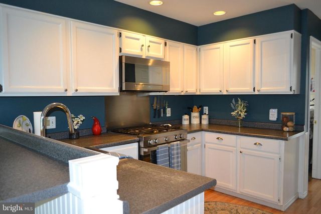 216 COUNTY CLAIRE LN, Aston, PA 19014