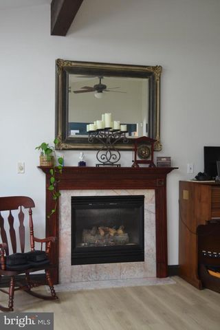 216 COUNTY CLAIRE LN, Aston, PA 19014