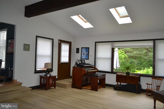 216 COUNTY CLAIRE LN, Aston, PA 19014