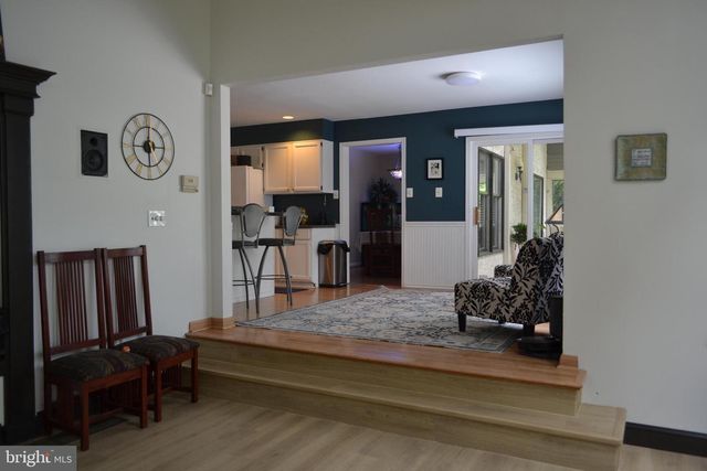 216 COUNTY CLAIRE LN, Aston, PA 19014