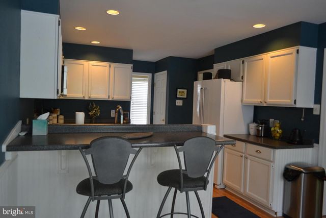216 COUNTY CLAIRE LN, Aston, PA 19014