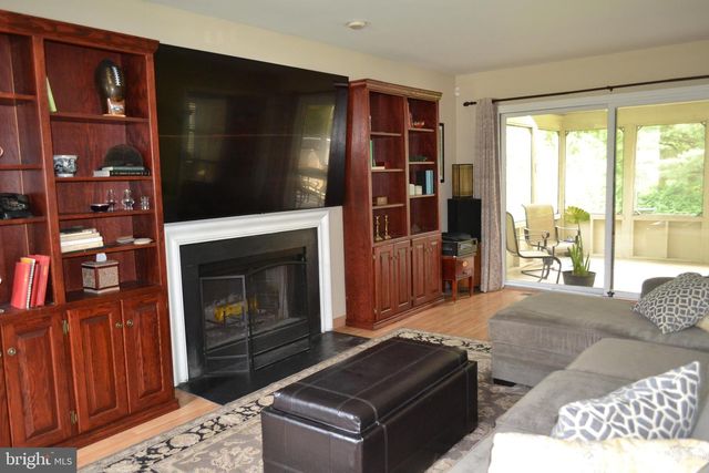 216 COUNTY CLAIRE LN, Aston, PA 19014