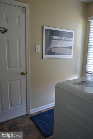 216 COUNTY CLAIRE LN, Aston, PA 19014