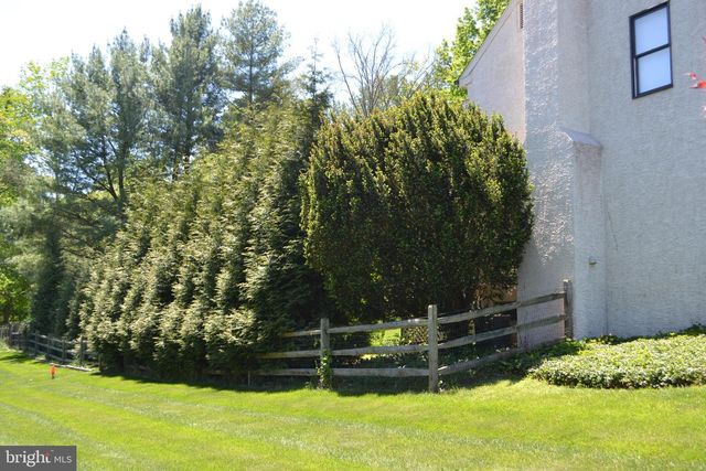 216 COUNTY CLAIRE LN, Aston, PA 19014