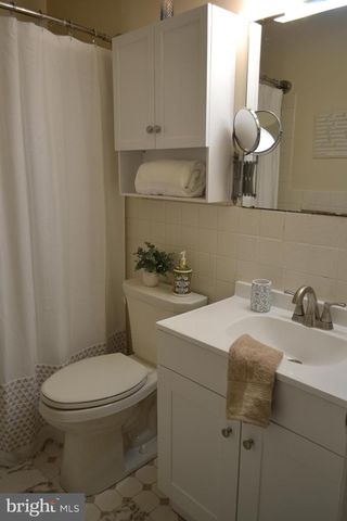 216 COUNTY CLAIRE LN, Aston, PA 19014