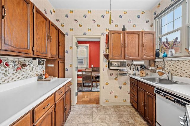 144 N Dithridge STREET 809, Oakland, PA 15213