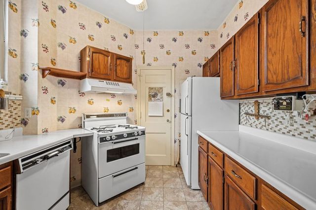 144 N Dithridge STREET 809, Oakland, PA 15213
