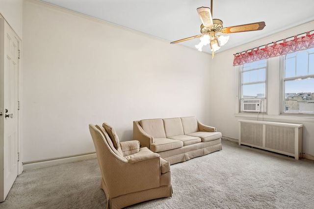 144 N Dithridge STREET 809, Oakland, PA 15213
