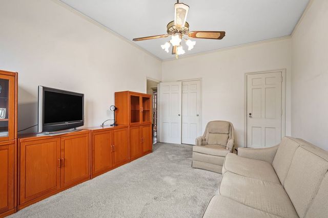 144 N Dithridge STREET 809, Oakland, PA 15213