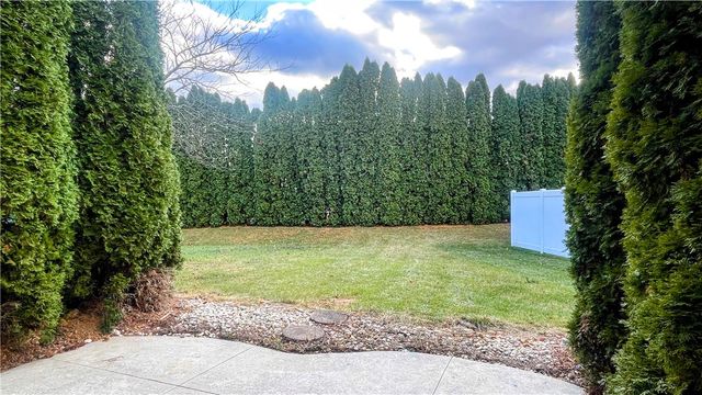 8104 Heritage Drive, Lower Macungie Twp, PA 18011