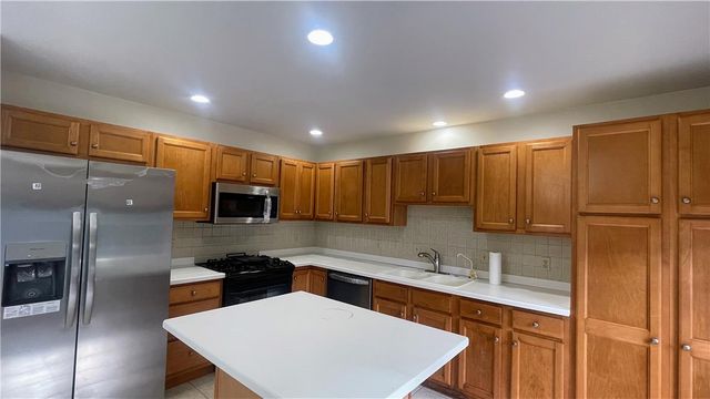 8104 Heritage Drive, Lower Macungie Twp, PA 18011