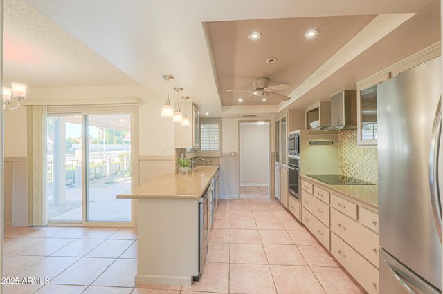 17801 N BOSWELL Boulevard, Sun City, AZ 85373