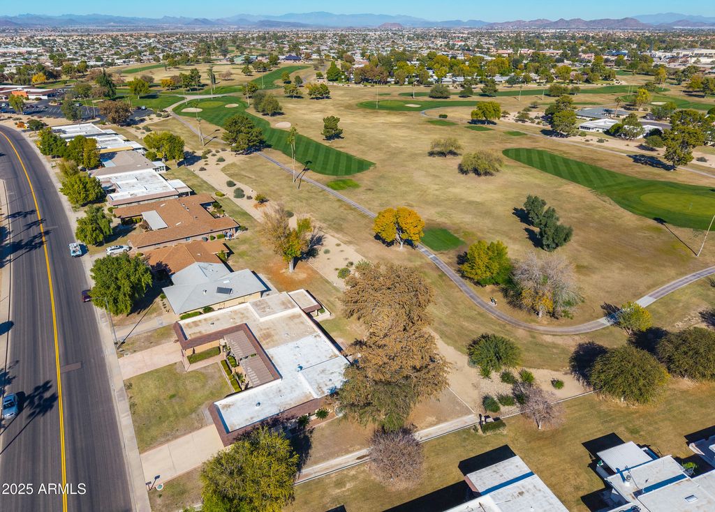 17801 N BOSWELL Boulevard, Sun City, AZ 85373 — photo 2