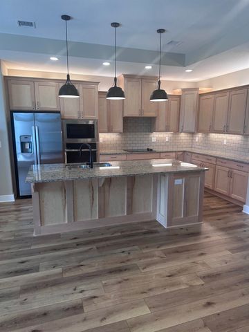 135 S Heritage Way, Andover, KS 67002