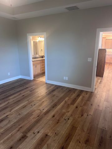 135 S Heritage Way, Andover, KS 67002