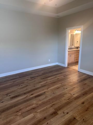 135 S Heritage Way, Andover, KS 67002