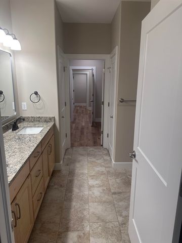 135 S Heritage Way, Andover, KS 67002