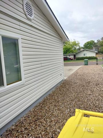 335 NW 19th St S, Ontario, OR 97914