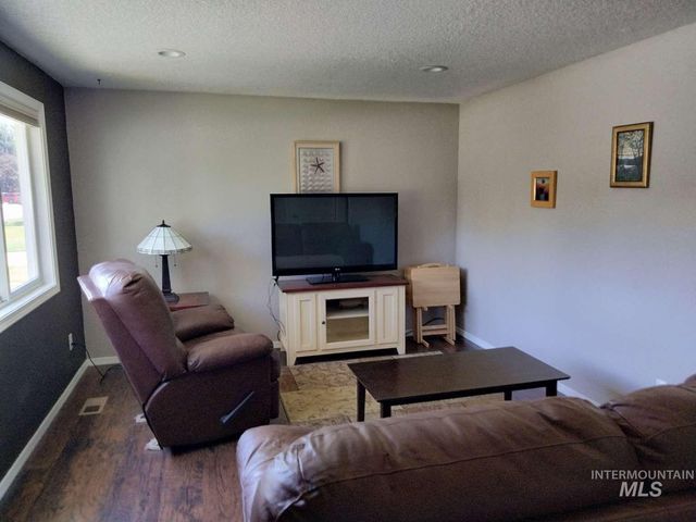335 NW 19th St S, Ontario, OR 97914