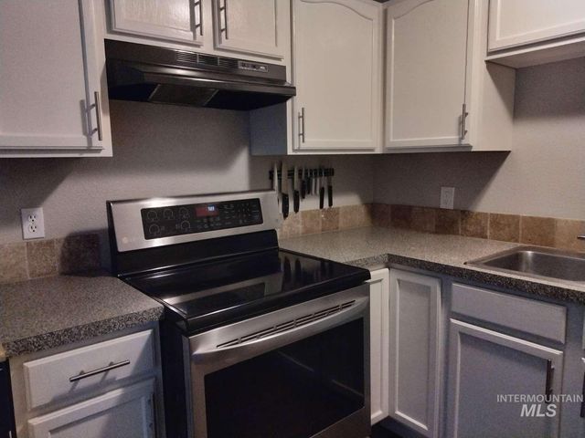 335 NW 19th St S, Ontario, OR 97914
