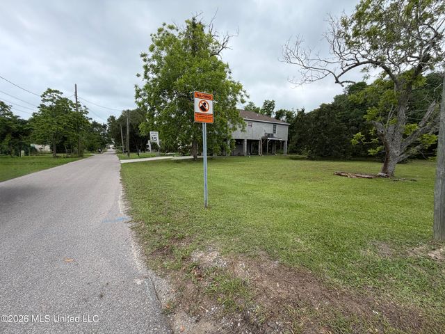341 Collier Street, Biloxi, MS 39530