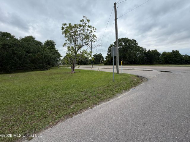 341 Collier Street, Biloxi, MS 39530