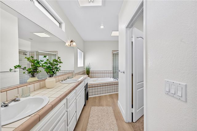 24140 Cruise Circle, Canyon Lake, CA 92587
