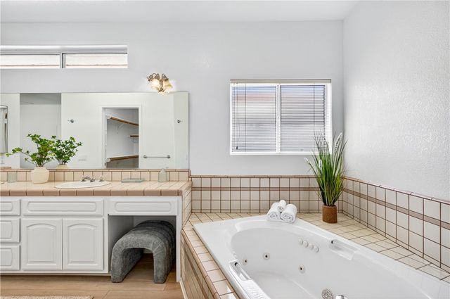24140 Cruise Circle, Canyon Lake, CA 92587