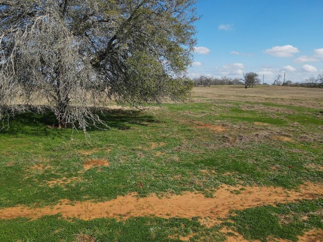 5411 Tenney Creek RD, Luling, TX 78648