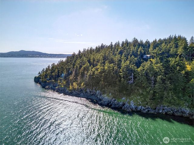 7457 Holiday Boulevard, Anacortes, WA 98221