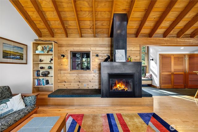 7457 Holiday Boulevard, Anacortes, WA 98221