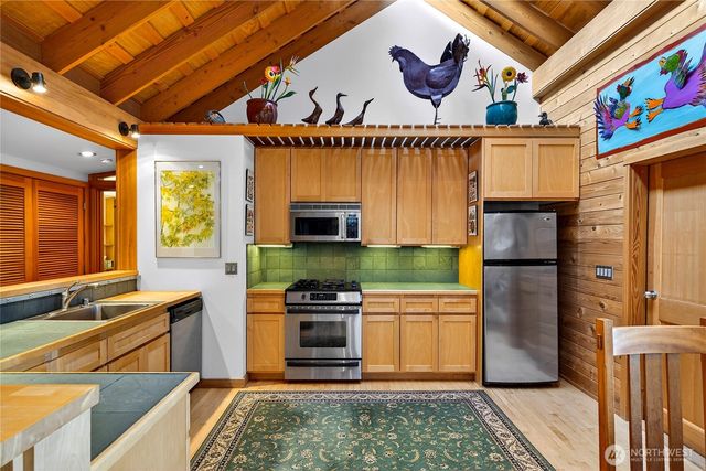 7457 Holiday Boulevard, Anacortes, WA 98221